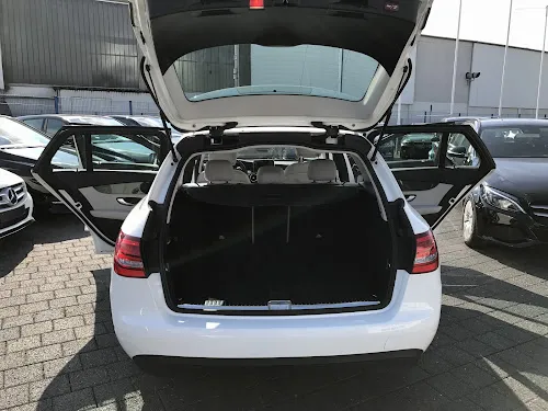 7 - Auto & Service Center