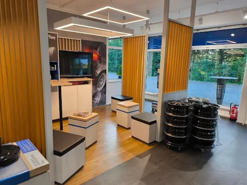 6 - Auto Center Schmidt