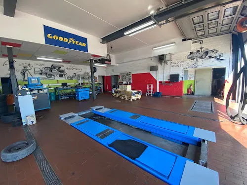 4 - Auto - Service - Kellner