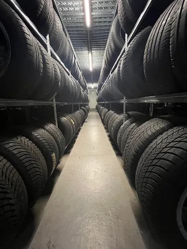 3 - Auto - Service - Kellner