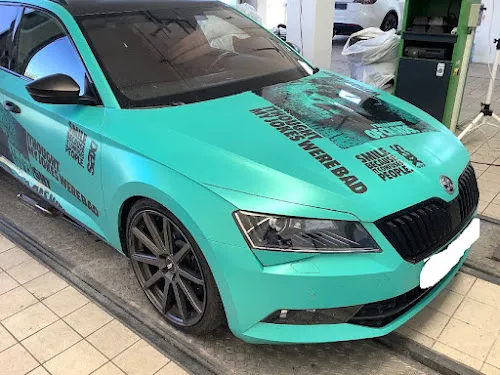 2 - Autogalerie Lorenzen Husum GmbH & Co. KG