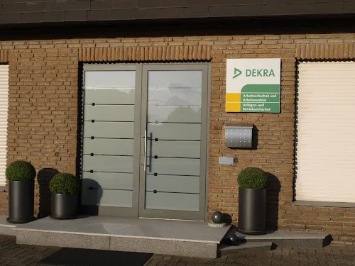 4 - automobiltechnik Husemann und Moser GmbH & Co. KG