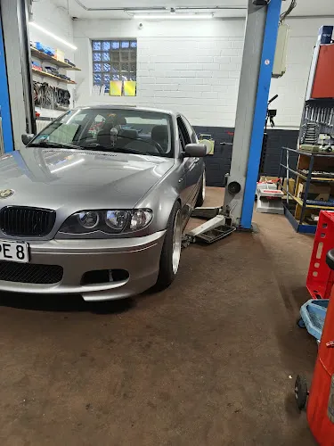 3 - Autowerkstatt Joes Car Service Kfz-Meisterbetrieb