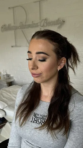 5 - Avanah Beauty and Makeup