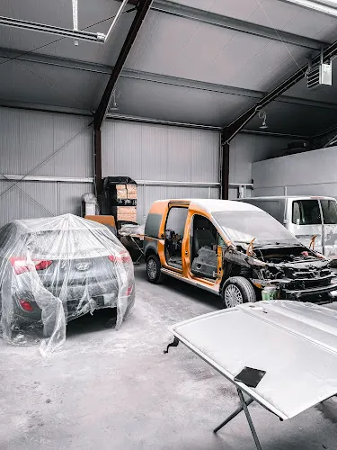 2 - Avantgarde Service EAJ GmbH Autowerkstatt Lackiererei