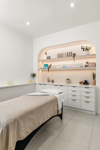 3 - Aveen Hair Salon