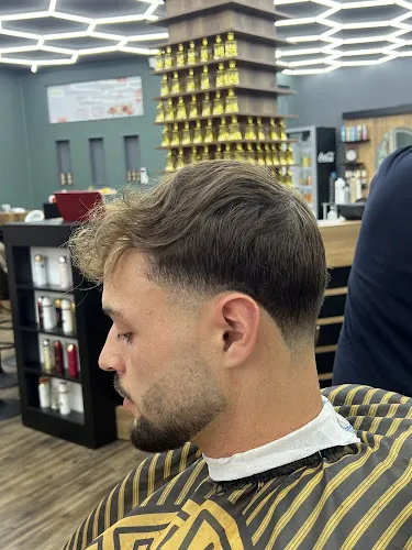 5 - Ayad Friseur & Beauty