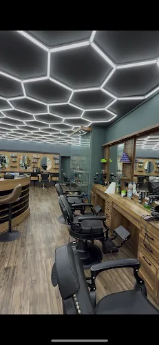 7 - Ayad Friseur & Beauty