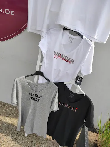 4 - Azra’m Friseurhandwerk & Kosmetikstudio