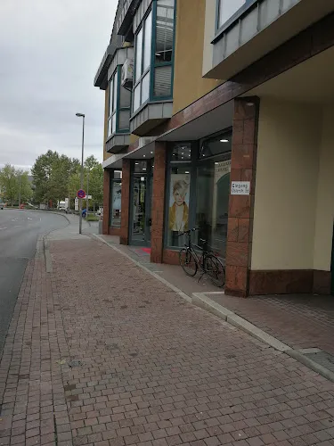 3 - Baghdad Friseur by Faris