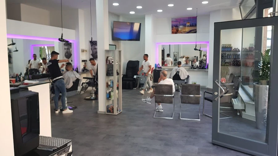 1 - Baghdad Friseur by Faris