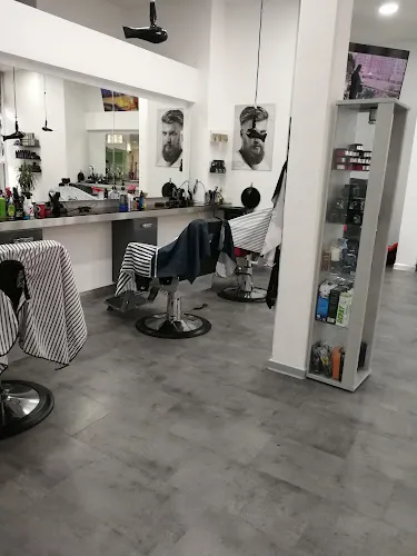 2 - Baghdad Friseur by Faris