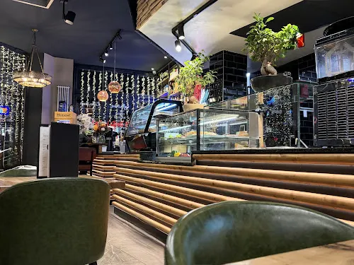 6 - BAM BAM KebUp Ffm Alt-Sachs - Döner Pizza Lahmacun Pide