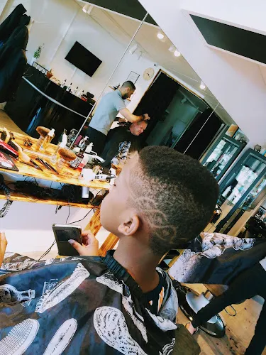 7 - Barber and Beauty