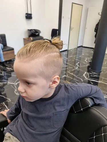 7 - Barbers town💈