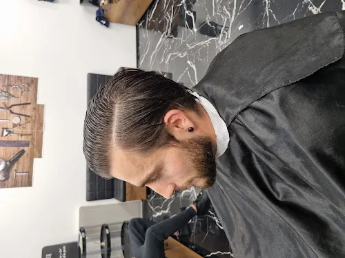 5 - Barbers town💈