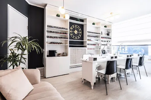 2 - Beauté Cosmetics