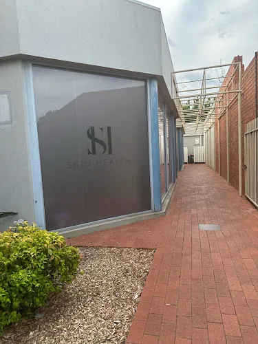 4 - Beauty & Bronze Bar