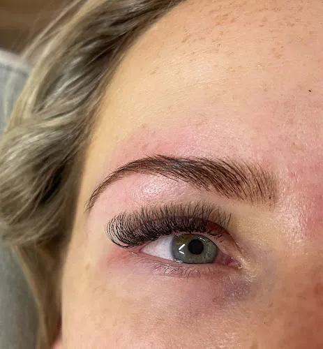 7 - Beauty & Bronze Bar