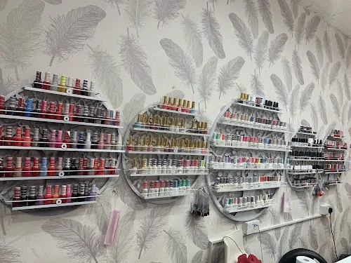 2 - Beauty and Brows by Foz