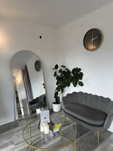 3 - Beauty & Style City