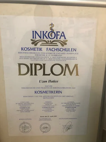 8 - Beauty & Wellness Schönheitssalon