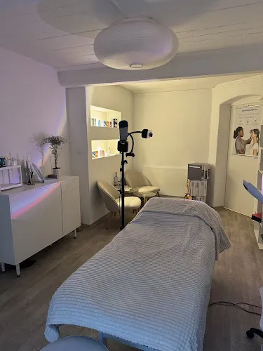 2 - Beauty Bar by Mahshid