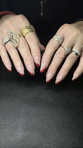 4 - Beauty By Aaliyah