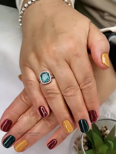 2 - Beauty by Daniela