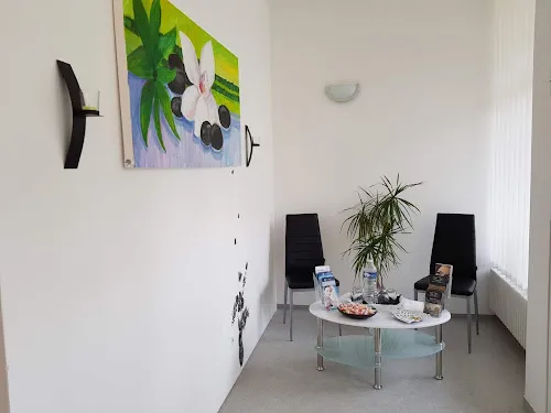 4 - Beauty Salon Lia.Nails - Au am Rhein