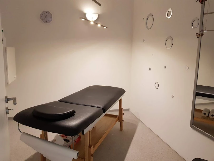 1 - Beauty Salon Lia.Nails - Au am Rhein