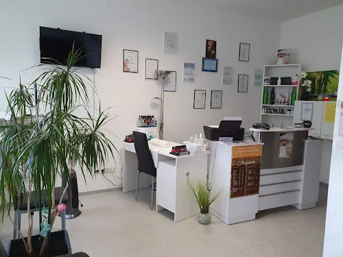 3 - Beauty Salon Lia.Nails - Au am Rhein