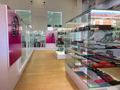 3 - BeautyCase Phone Repairs Devonport