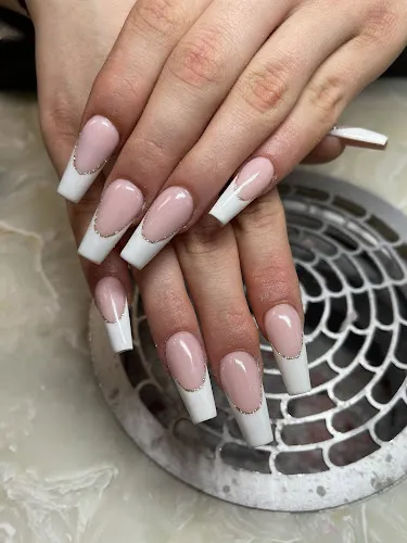 4 - BeautyNails