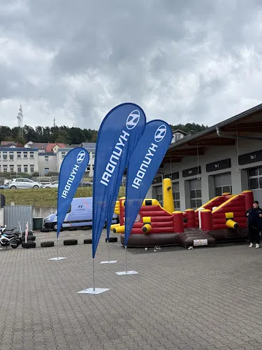 3 - Becker KFZ-Service, spezialisiert auf Mercedes-Benz