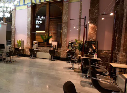 2 - Bella Luna Beauty