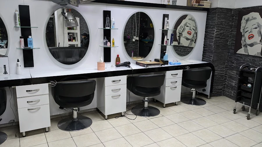 1 - Bellas Afro Beauty