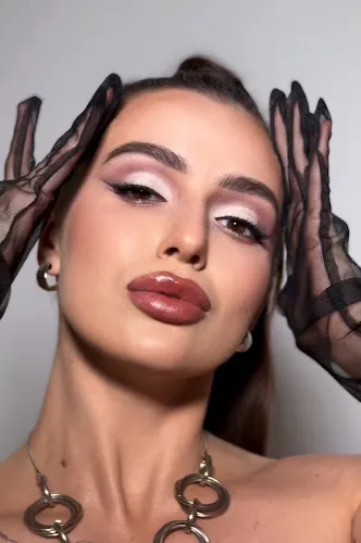 2 - BellaSwan_Cosmetic