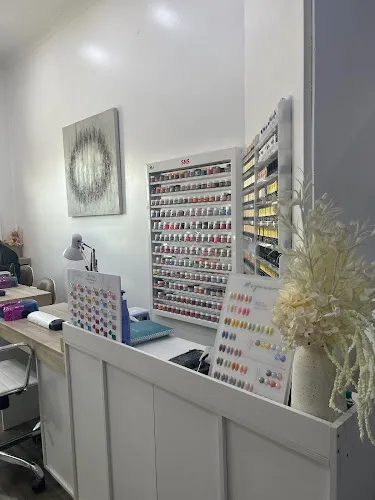 4 - Bendigo nails & Beauty