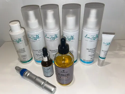 8 - BENNY’ infoS HAIR STUDIO