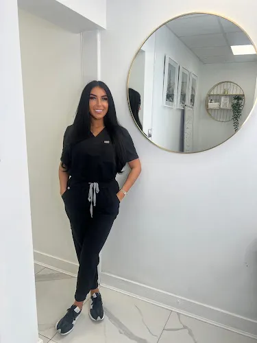 7 - BENNY’ infoS HAIR STUDIO