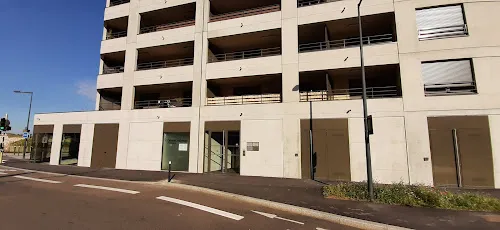 2 - Bernard Delphine