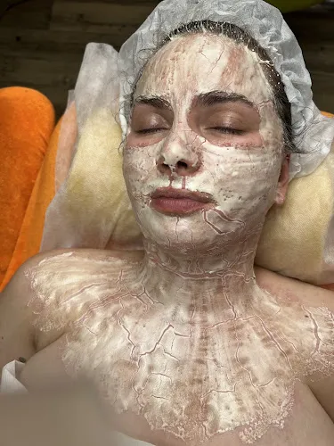 7 - Beyaz Herrenfriseur