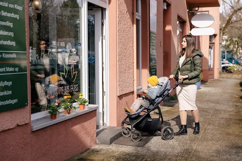 4 - Beyaz Herrenfriseur