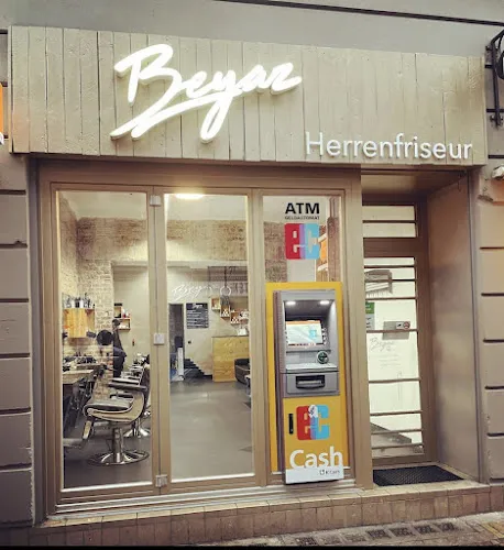 2 - Beyaz Herrenfriseur