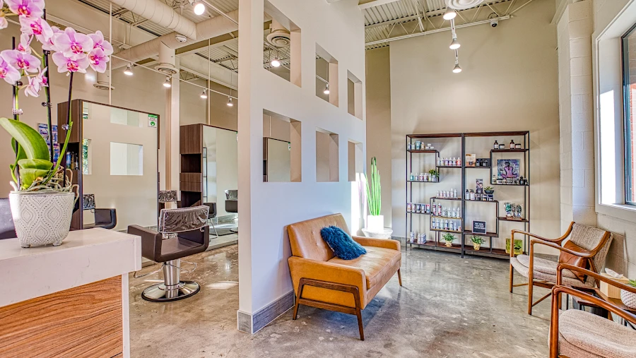 1 - Bich Nga Hair Design