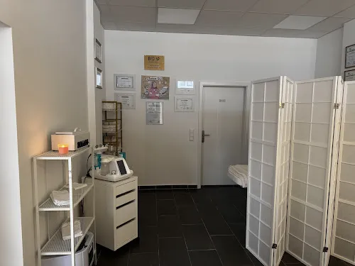 7 - Black Beauty Friseursalon