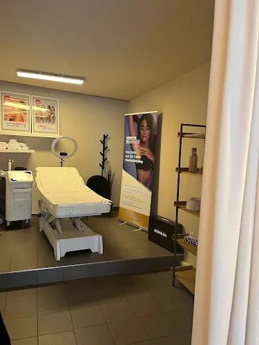 3 - Black Hair Salon