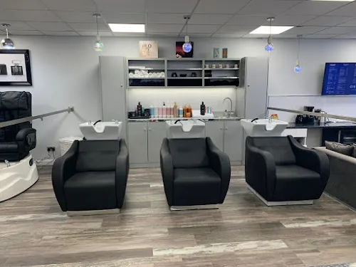 5 - Blend. Hair Studio