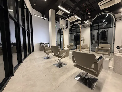 2 - BLIR BEAUTY SALON FRYZJERSKI